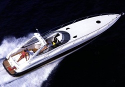 Yacht charter Sunseeker Predator 82