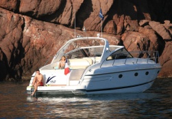 Yacht charter Princess V42