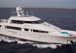 Yacht charter Benetti Tradition