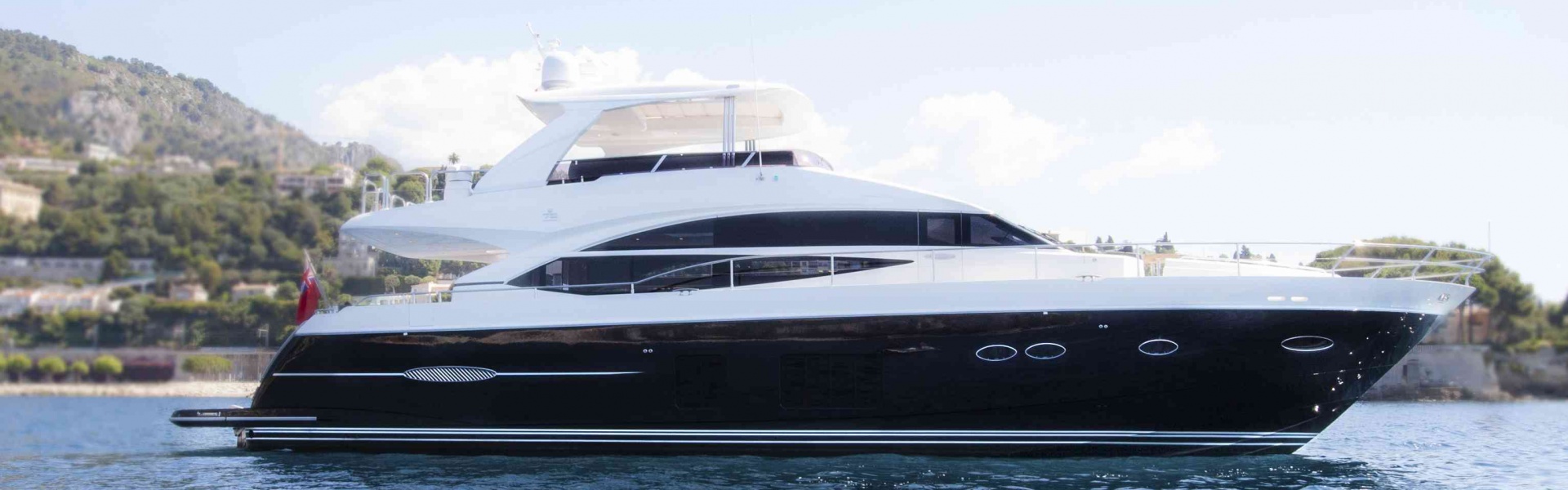 Yacht charter PRINCESS 72 MOKA