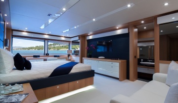 Flybridge SUNSEEKER Predator 115 - Boat picture