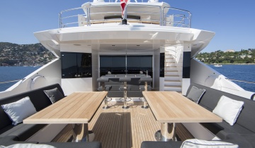 Flybridge SUNSEEKER Predator 115 - Boat picture