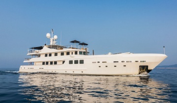 Yacht charter AMTEC OUT