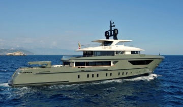 Yacht charter Sanlorenzo 42M