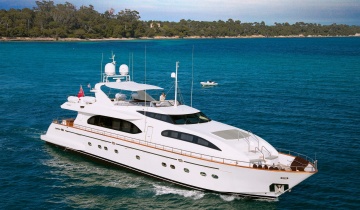 Yacht charter FALCON 102