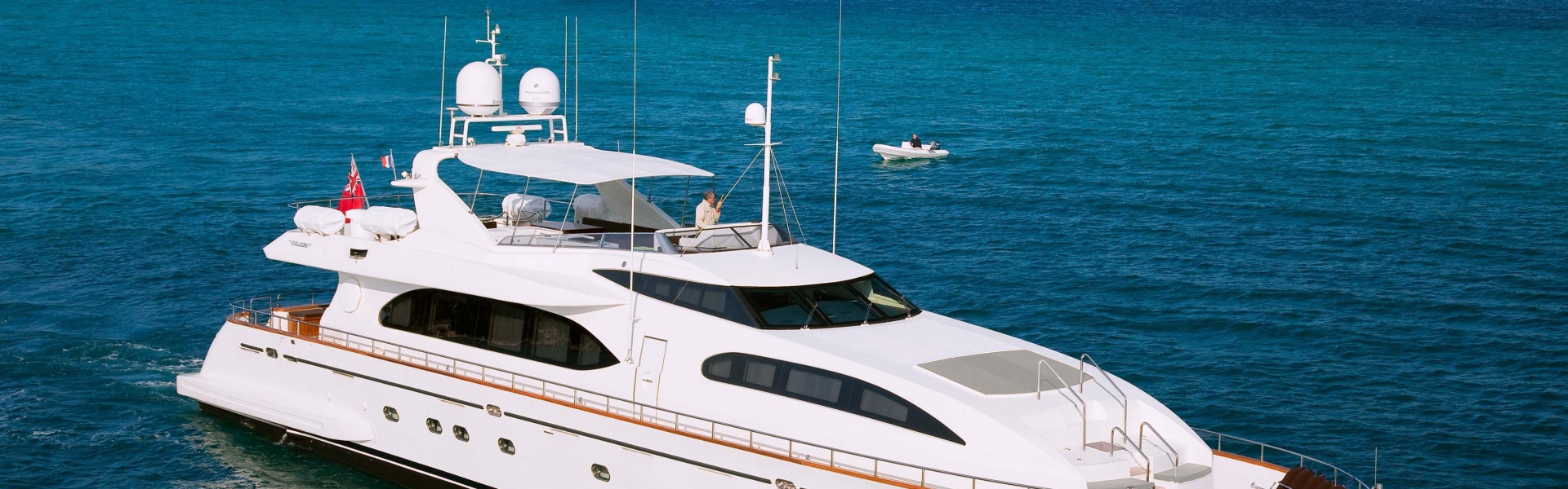 Yacht charter FALCON 102