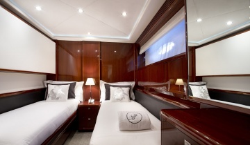 Flybridge Princess 95 - Boat picture