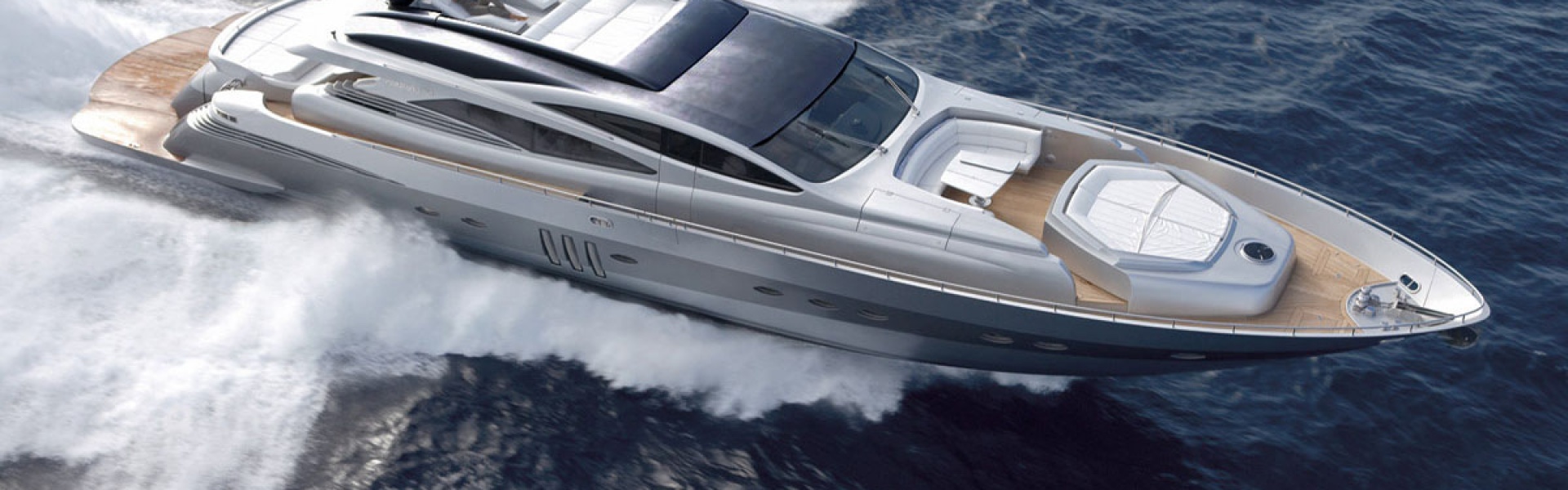 Yacht charter Pershing 90