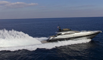 Open Pershing 90 - Boat picture