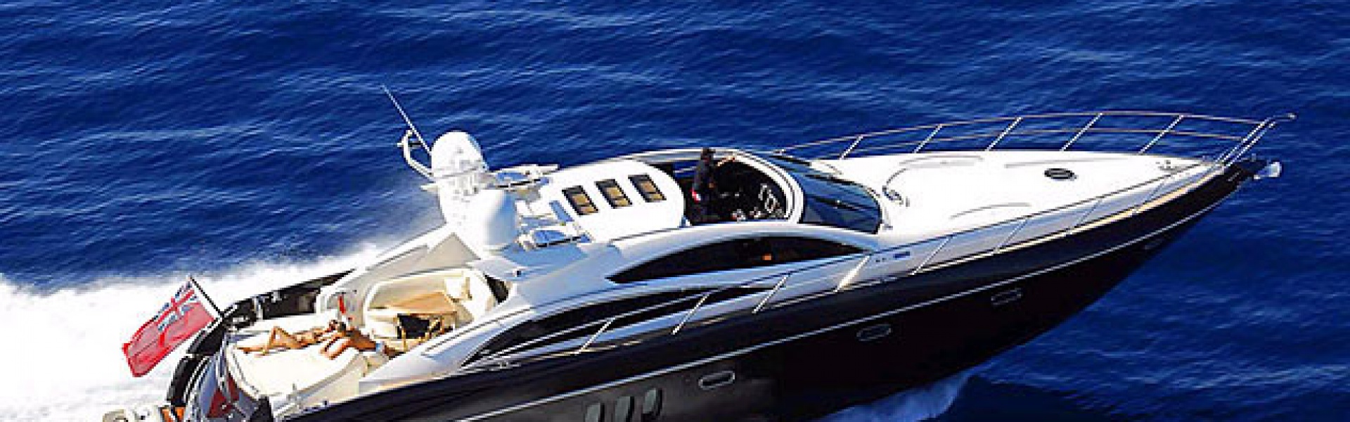 Yacht charter SUNSEEKER Predator 72