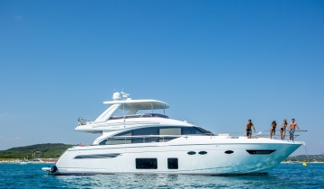 Yacht charter PRINCESS 68