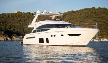 Yacht charter PRINCESS 68