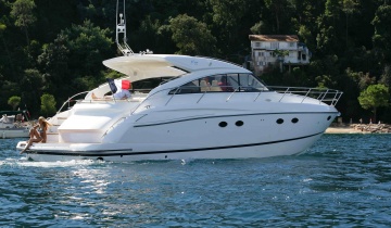 Yacht charter PRINCESS V53