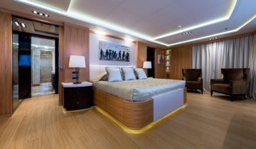 Flybridge GOLDEN YACHTS 72M - Boat picture