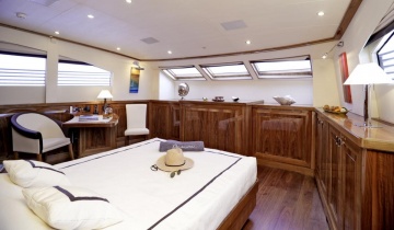 Flybridge Guy Couach 37M - Boat picture