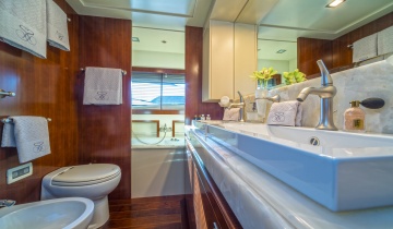 Flybridge Ferretti 33M - Boat picture