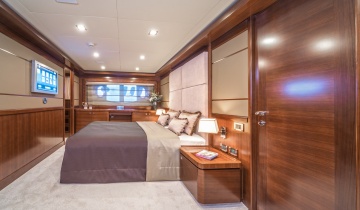 Flybridge Ferretti 33M - Boat picture