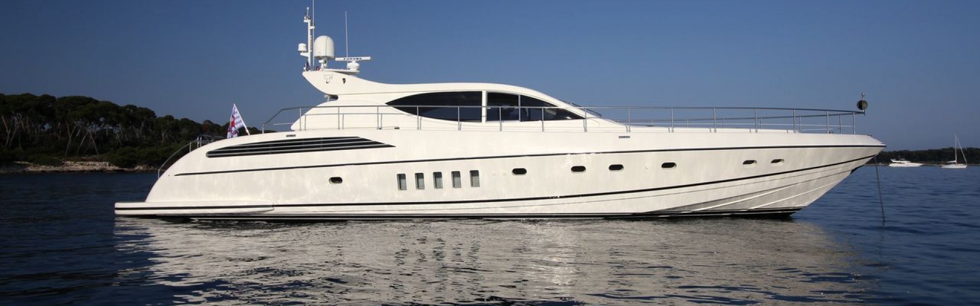 Yacht charter Leopard 24