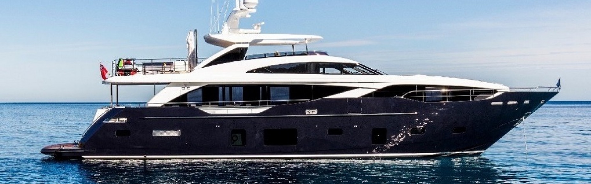 Yacht charter PRINCESS 30M