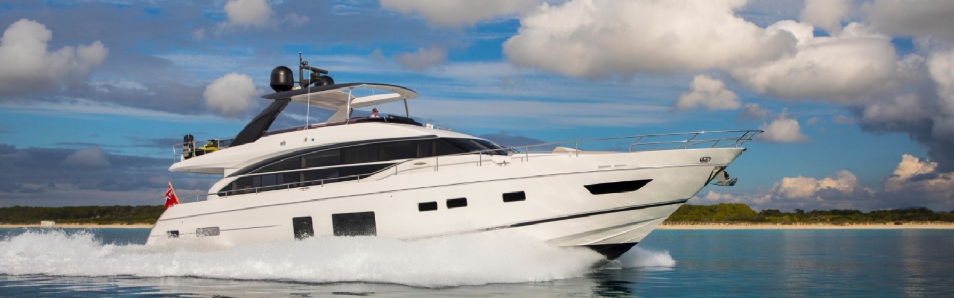 Yacht charter PRINCESS 82